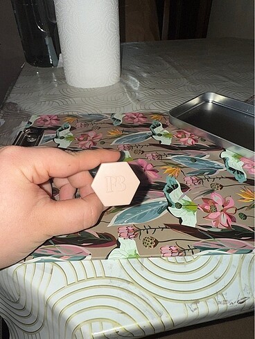 Beden Renk Fenty beauty aydınlatıcı