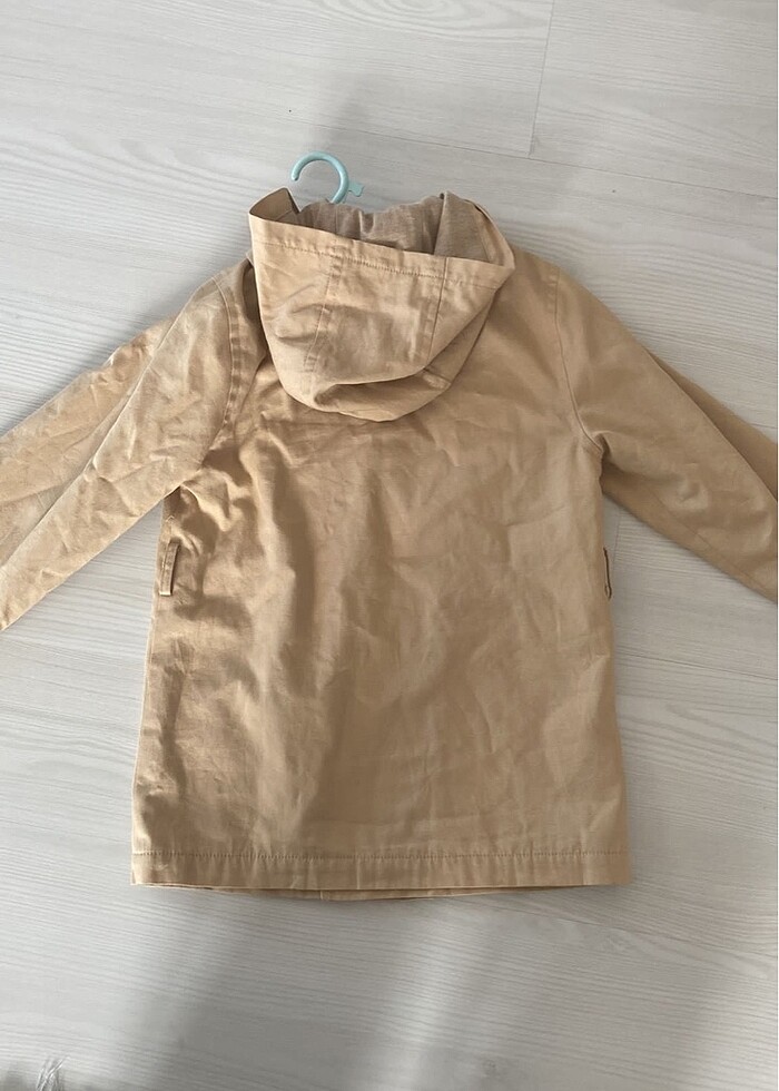 Trençkot kapüşonlu çocuk - Görsel 2