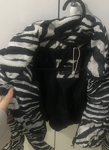 Bershka Crop mont