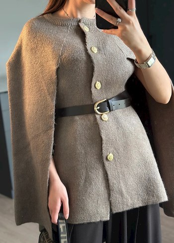 Düğmeli Kahverengi Kısa Kadın Pelerin - Görsel 3