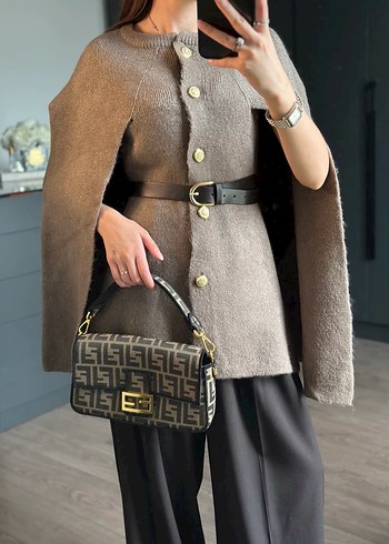 Düğmeli Kahverengi Kısa Kadın Pelerin - Görsel 2