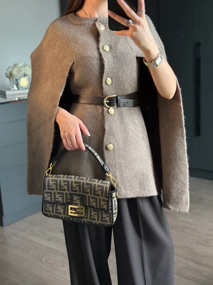 Düğmeli Kahverengi Kısa Kadın Pelerin - Görsel 2