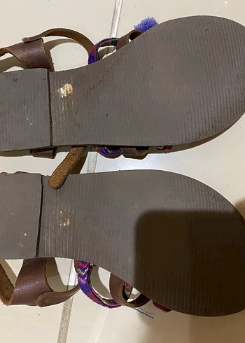 Kemal Tanca Renkli Bağcıklı Deri Bohem Kadın Sandalet