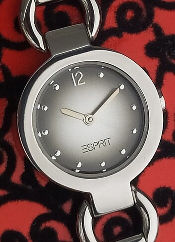 Çiziği olmayan Esprit kadın kol saati 