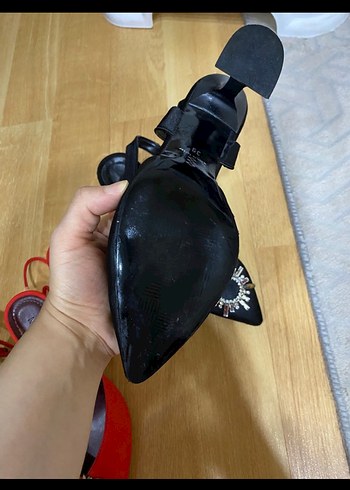 Zara Siyah Parlak Taşlı Stiletto Gelin Ayakkabısı