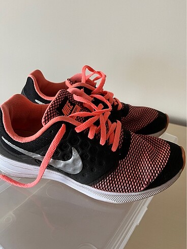 35.5 numara orjinal nike ayakjabı