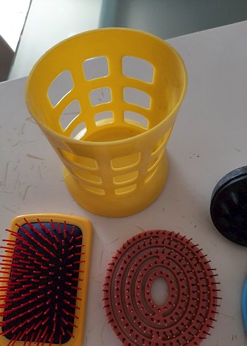 Sarı Kutulu 3 Saç Fırçası ve Tarak Seti - Görsel 4