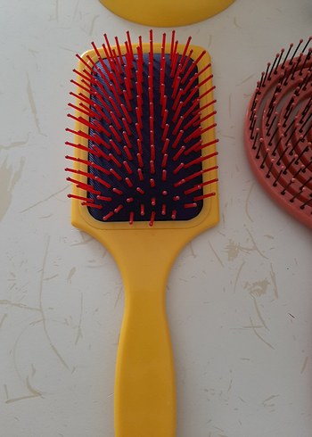 Sarı Kutulu 3 Saç Fırçası ve Tarak Seti - Görsel 8