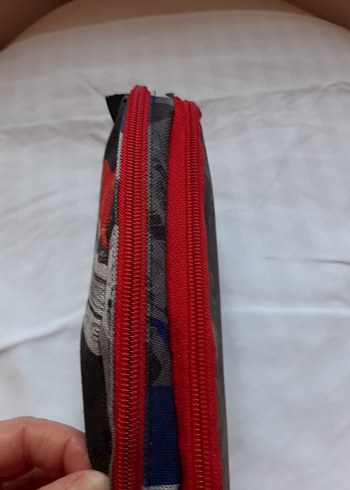 Beden Kırmızı Çocuk kalemlik