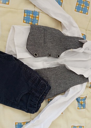 Gri Düğmeli Çocuk Yeleği ve Gömlek Takımı - Görsel 2