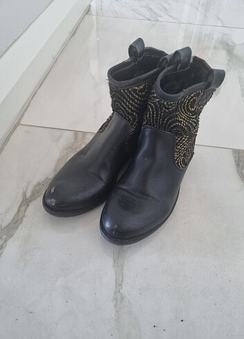 Kadin bot - Görsel 2