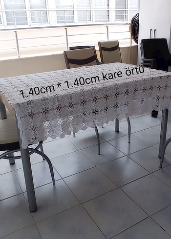 Beden Kare Masa örtüsü