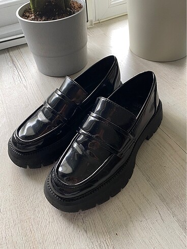 Zara Rugan Loafer