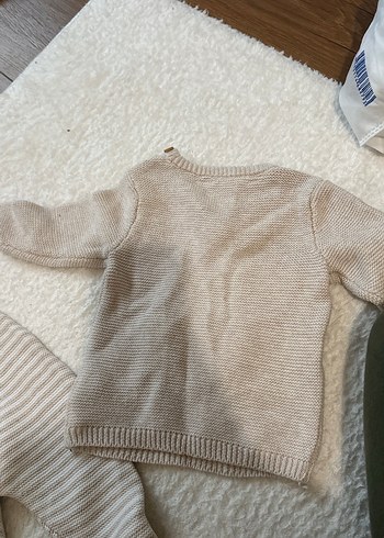 9 Ay Beden Nakışlı Uzun Kollu Triko Bebek Takımı