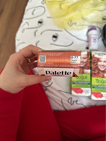 4 kutu palette 8-77 saç boyası - Görsel 2