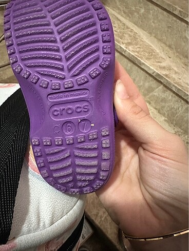 22 Beden Mor crocs