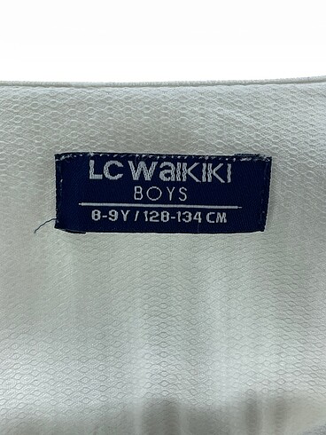 universal Beden beyaz Renk LC Waikiki Gömlek %70 İndirimli.