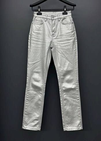 Gri Metalik Düğmeli Kadın Jean - Görsel 4