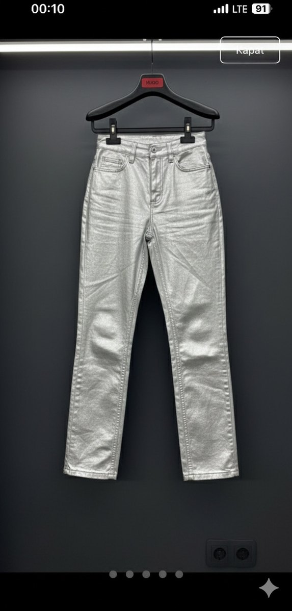 Gri Metalik Düğmeli Kadın Jean - Görsel 4