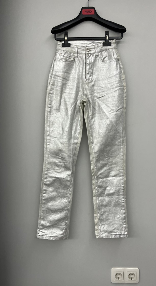 Gri Metalik Düğmeli Kadın Jean - Görsel 5