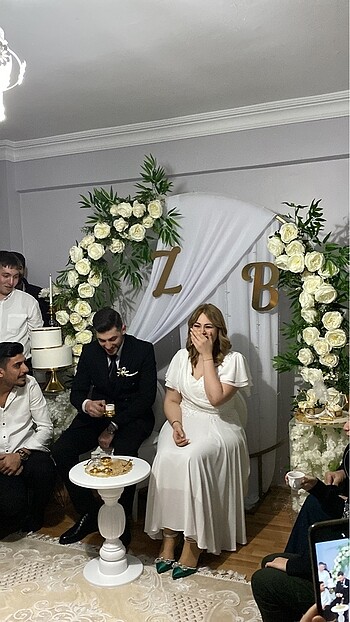 Beyaz elbise
