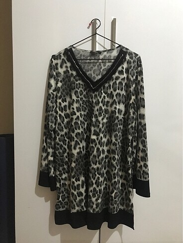 Siyah leopar desen Tesettür tunik