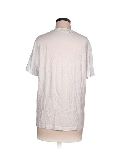 m Beden Trendyol & Milla T-shirt %70 İndirimli.
