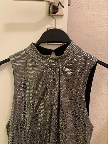 Parlak şortlu tulum - Görsel 2