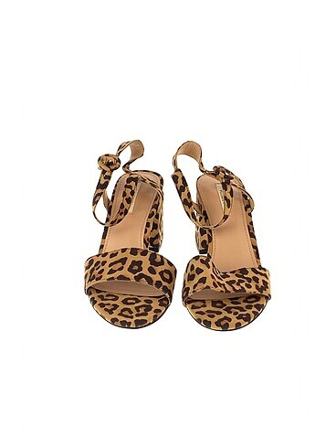 37 Beden Pull and Bear Stiletto %70 İndirimli.