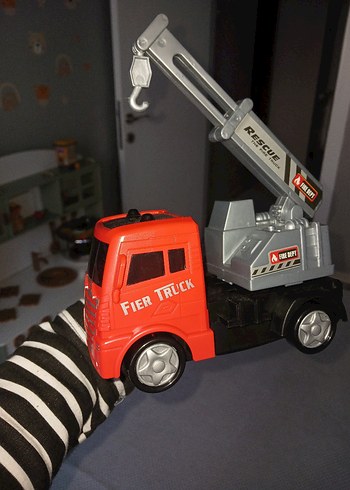 Renkli Kurtarma Vinçli Oyuncak Kamyon - Görsel 3