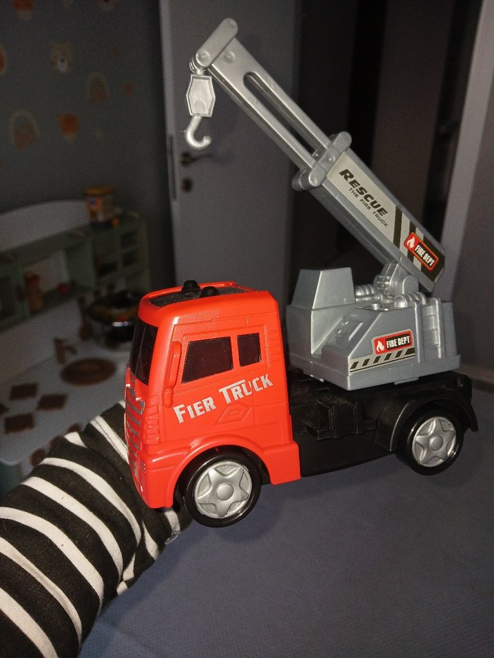 Renkli Kurtarma Vinçli Oyuncak Kamyon - Görsel 3