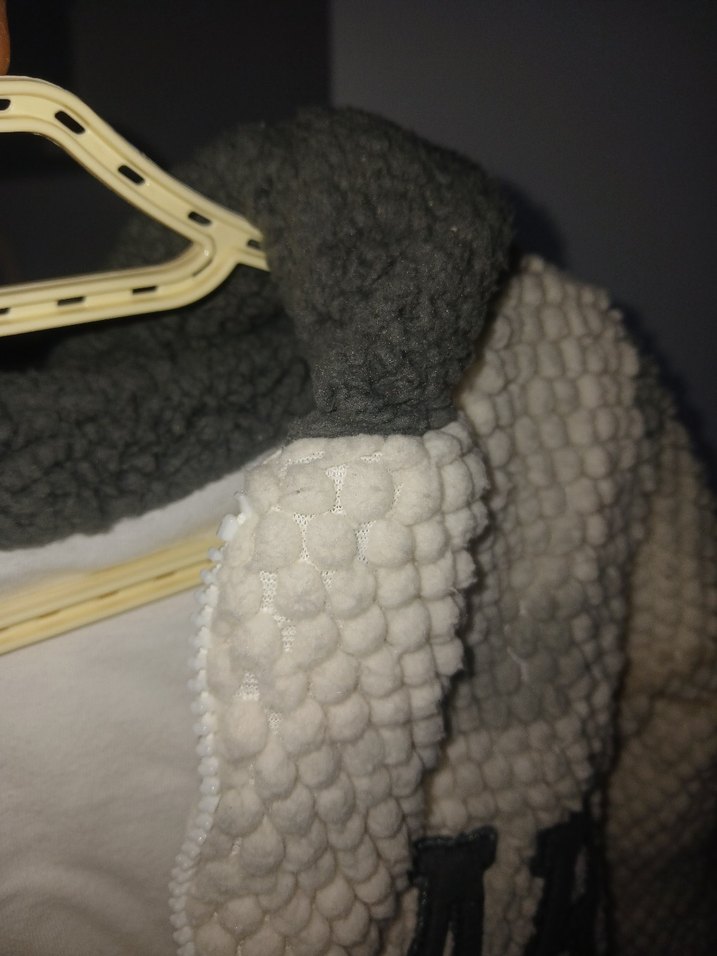 Kapüşonlu Erkek Çocuk Beyaz Peluş Ceket - Görsel 5