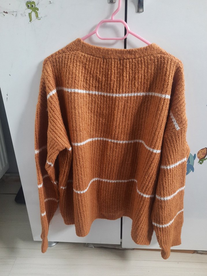 Hafif Kahverengi Örgü V Yaka Salaş Hırka - Görsel 2