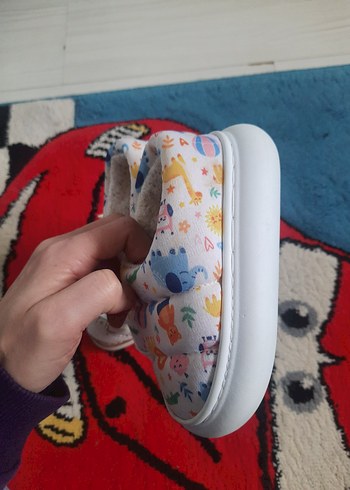 Beyaz Cırt Cırtlı Erkek Çocuk Terlik - Görsel 3