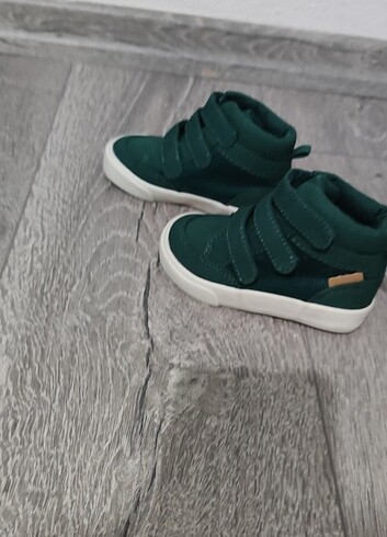 Zara Yeni bot