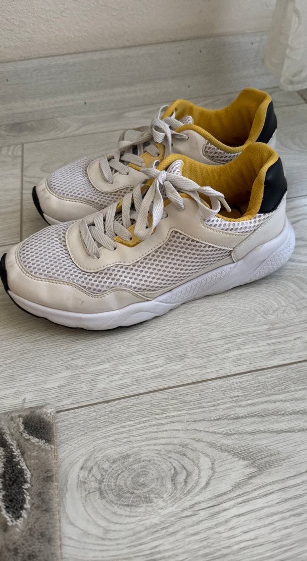 Kadın Beyaz Bağcıklı Spor Ayakkabı - Görsel 4