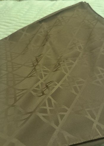 Kadın Kahverengi Minimalist Saten Şal - Görsel 2