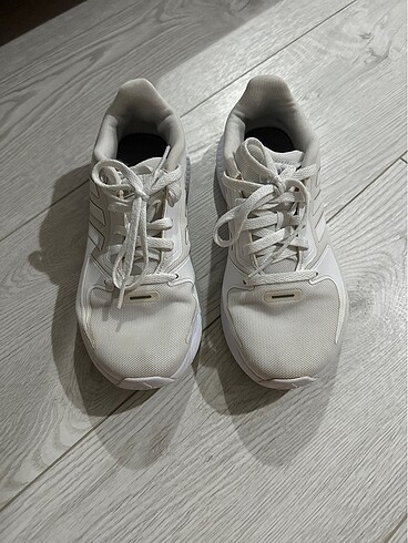 Adidas spor ayakkabı