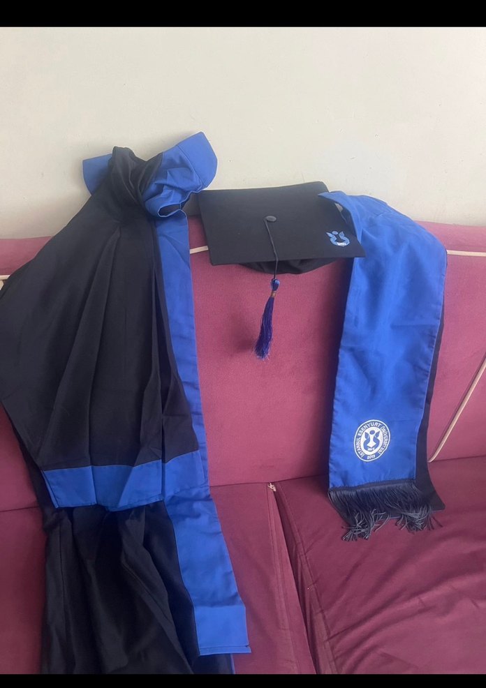 Mavi İş Elbisesi ve Turist Rehberliği Rozeti - Görsel 4