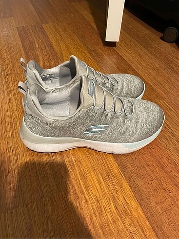 Skechers Yepyeni Skeckers Ayakkabı.