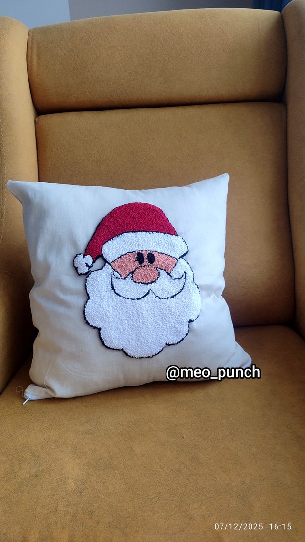 punch Noel Baba Desenli Beyaz Kırlent - Görsel 2