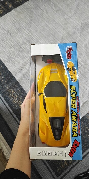  Uzaktan kumandalı araba 
