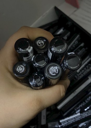 Avon Power Stay Siyah Maskara - Görsel 3