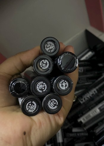 Avon Power Stay Siyah Maskara - Görsel 2