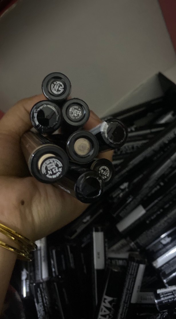 Avon Power Stay Siyah Maskara - Görsel 4