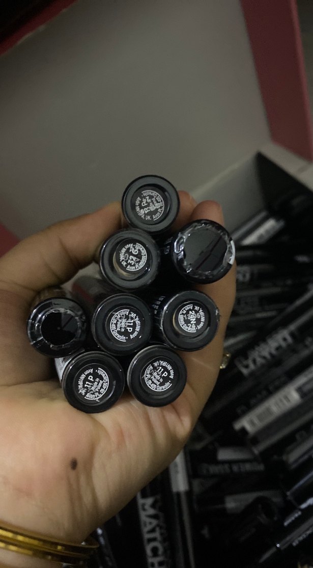 Avon Power Stay Siyah Maskara - Görsel 2