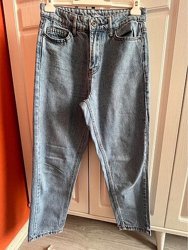 mom jeans