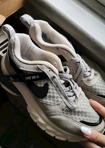 Nike Gri Bağcıklı Kadın Spor Ayakkabı