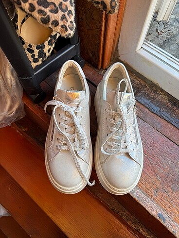 derimod sneaker