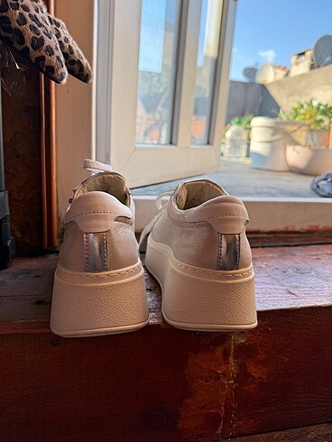 38 Beden beyaz Renk derimod sneaker